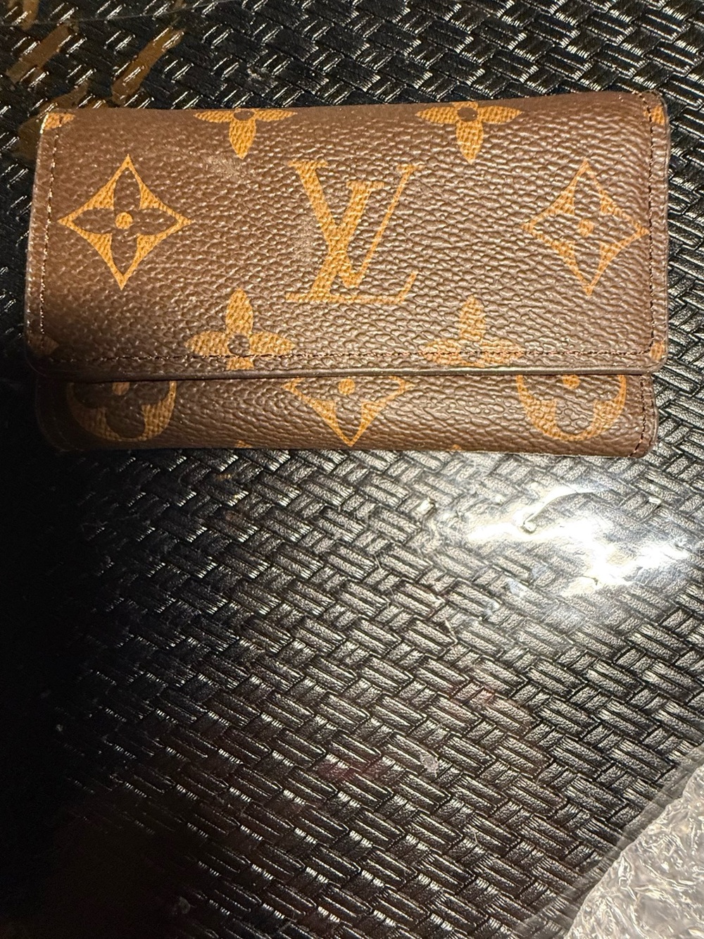 🆕 Compact Brown Leather Key Holder with Gold Hardware
